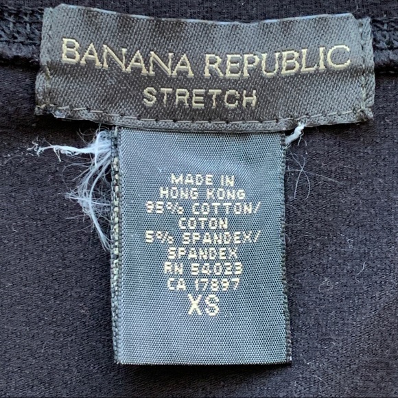 3/$20 Banana Republic Black V-Neck T-Shirt - Picture 2 of 5